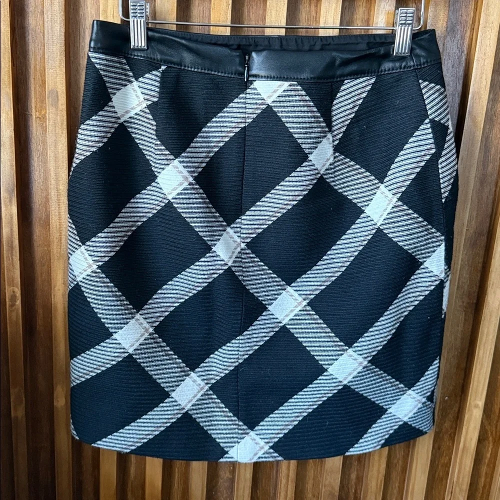 WHBM Wool Blend Knee Length Skirt. Size 4